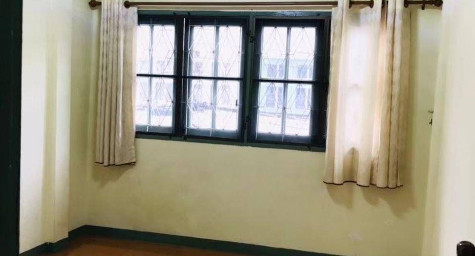 For sale 3 bedrooms townhouse in Khlong Sam Wa, Bangkok