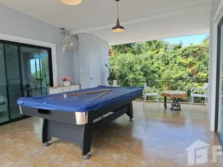 À vendre et à louer 6 chambres villa à Bang Lamung, Chonburi