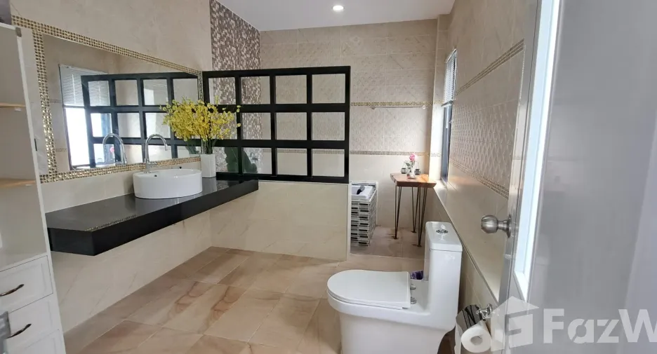 For sale and for rent 6 bedrooms villa in Bang Lamung, Chonburi