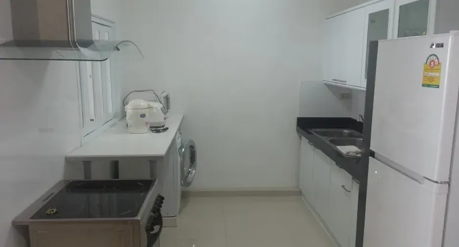 For sale and for rent 2 bedrooms condo in Si Racha, Chonburi