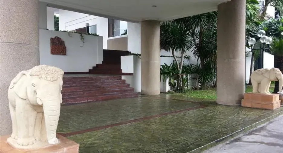 For sale and for rent 2 bedrooms condo in Si Racha, Chonburi