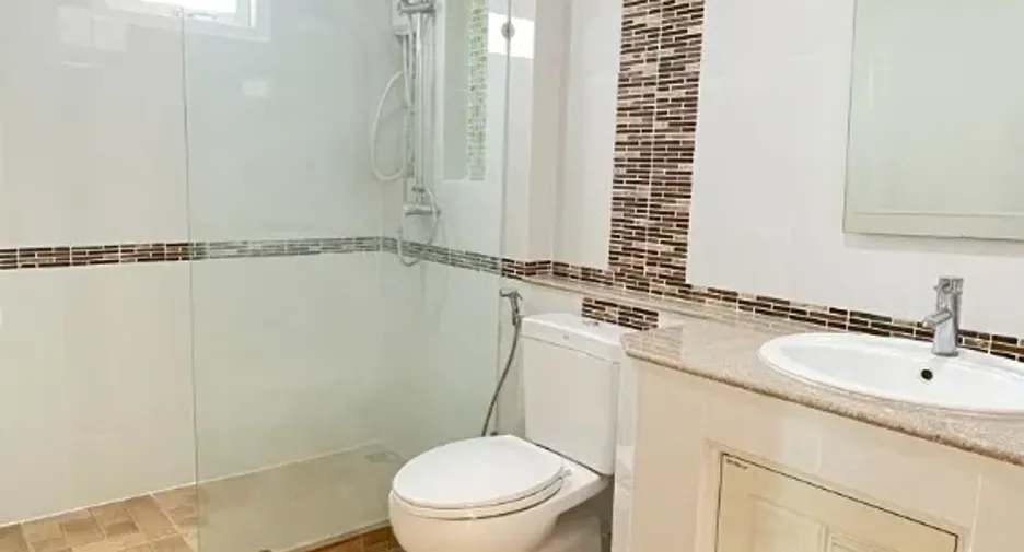 For rent 5 bedrooms house in Huay Yai, Pattaya