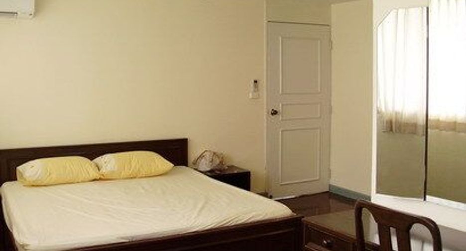 For sale and for rent 2 bedrooms condo in Watthana, Bangkok