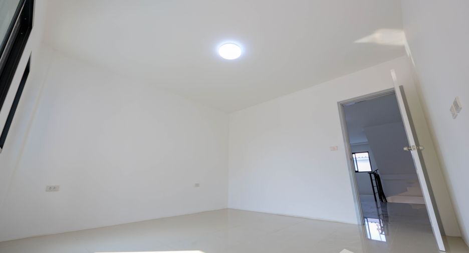 Reihenhaus zum Kauf und zur Miete mit 3 Zimmer in Khlong Luang, Pathum Thani