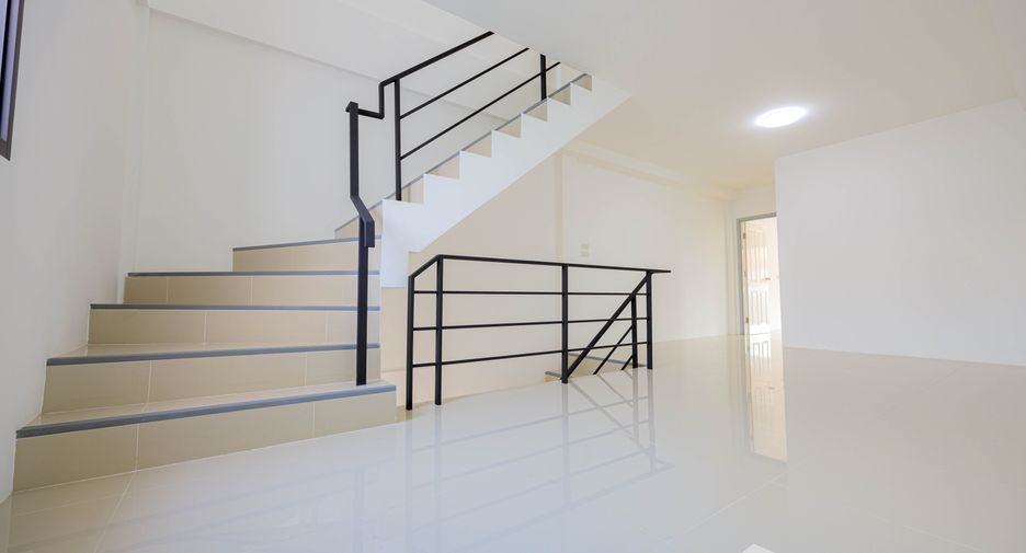 Reihenhaus zum Kauf und zur Miete mit 3 Zimmer in Khlong Luang, Pathum Thani