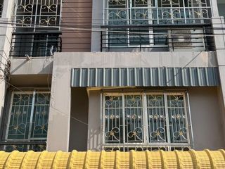 Reihenhaus zum Kauf mit 3 Zimmer in Chom Thong, Bangkok