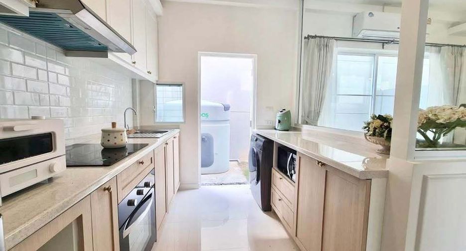 For sale and for rent 3 bedrooms townhouse in Prawet, Bangkok