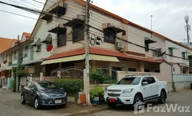 Casa adosada en venta de 2 habitaciones en Khlong Sam Wa, Bangkok