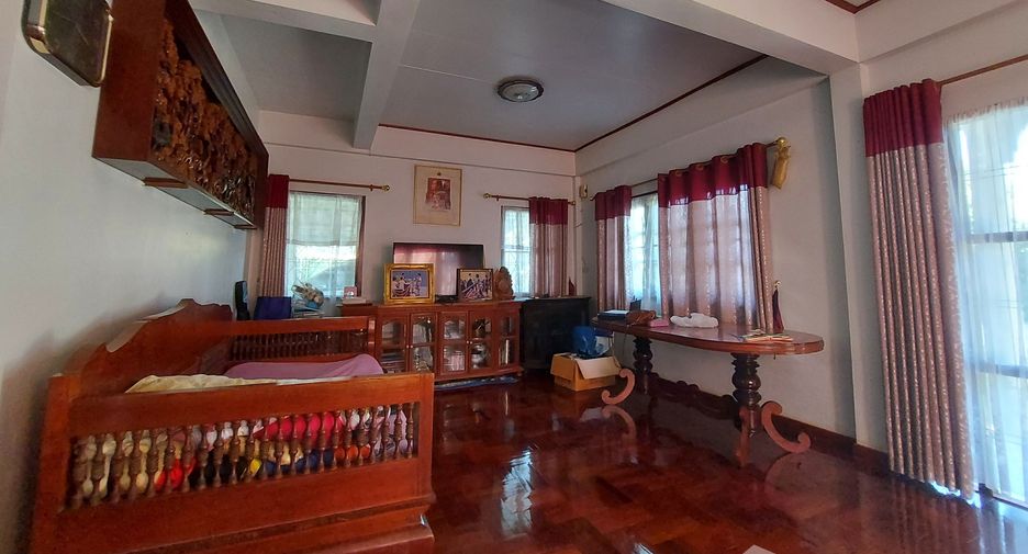 For sale 4 bedrooms house in Si Samrong, Sukhothai