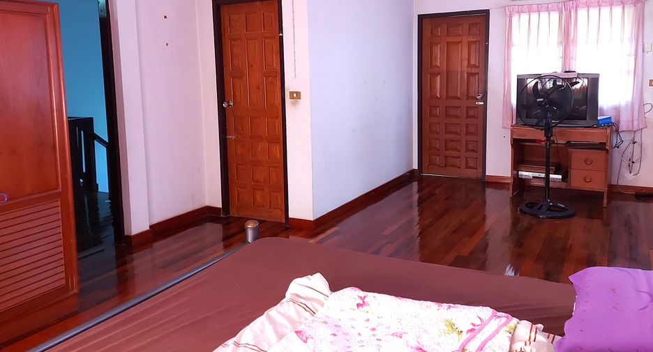 For sale 4 bedrooms house in Si Samrong, Sukhothai