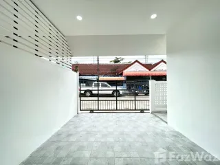 出售 2 卧室 联排别墅 在 Phuket Town, 普吉