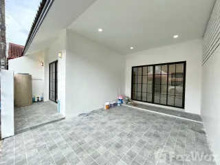 出售 2 卧室 联排别墅 在 Phuket Town, 普吉