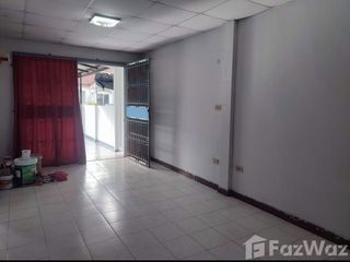 出售 2 卧室 联排别墅 在 Mueang Nakhon Sawan, Nakhon Sawan