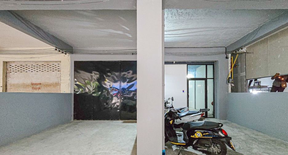 For sale 12 bedrooms retail Space in Bang Lamung, Chonburi