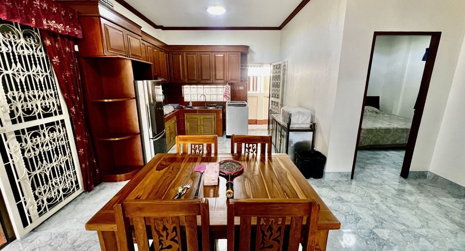 À louer 2 chambres maison à Bang Lamung, Chonburi