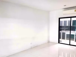 For sale and for rent 3 bedrooms townhouse in Bang Phli, Samut Prakan