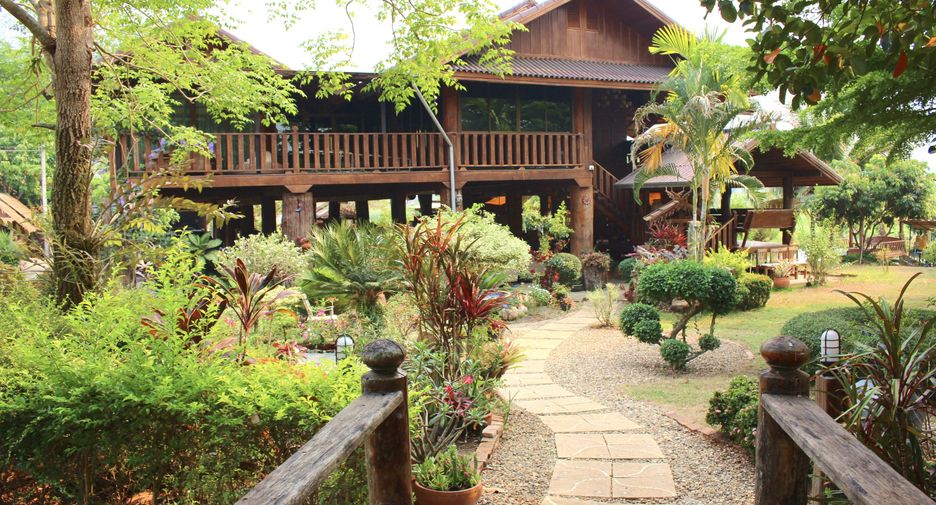 For sale 5 bedrooms house in Chiang Dao, Chiang Mai