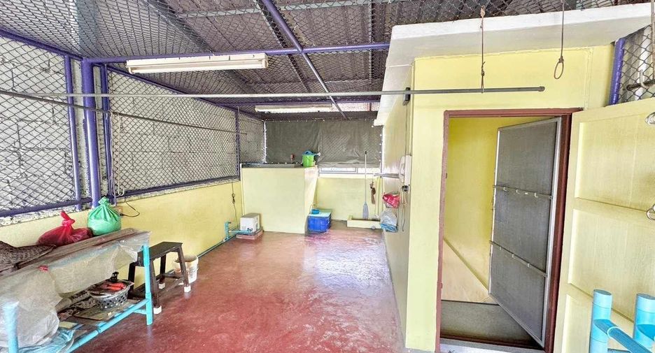 For sale 3 bedrooms retail Space in Pom Prap Sattru Phai, Bangkok