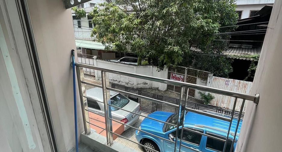 For sale studio condo in Sathon, Bangkok