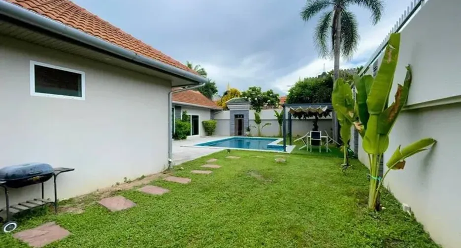 For sale そして for rent 2 ベッドルーム villa in Bang Lamung, Chonburi