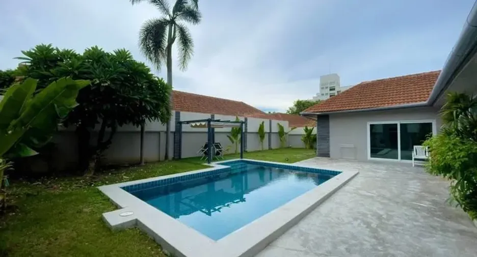 For sale そして for rent 2 ベッドルーム villa in Bang Lamung, Chonburi