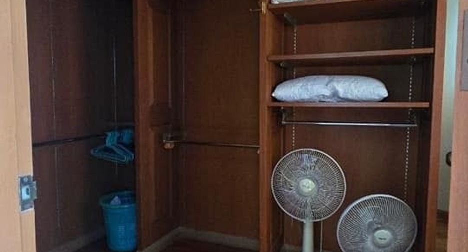 For sale 2 bedrooms condo in Watthana, Bangkok