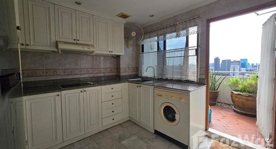For sale 2 bedrooms condo in Watthana, Bangkok