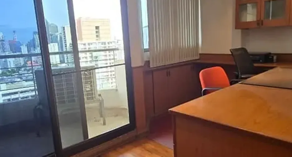 For sale 2 bedrooms condo in Watthana, Bangkok