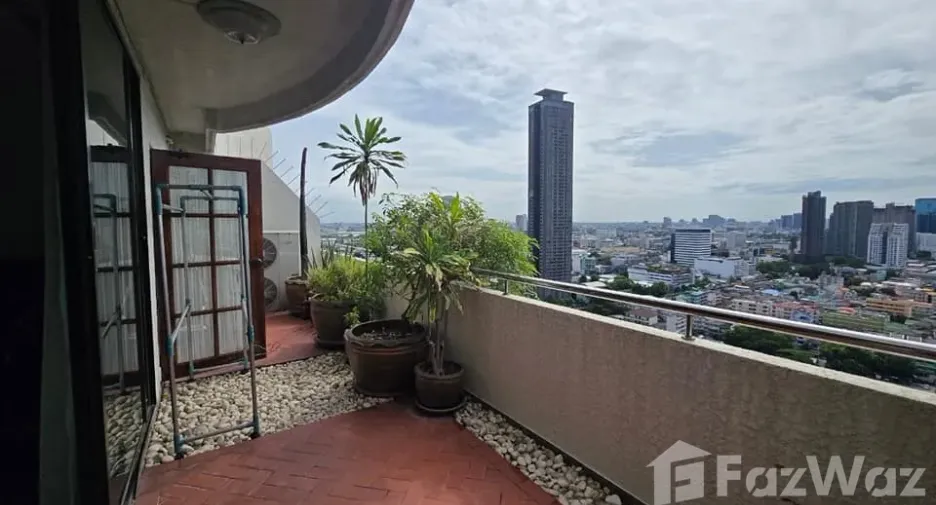 For sale 2 bedrooms condo in Watthana, Bangkok