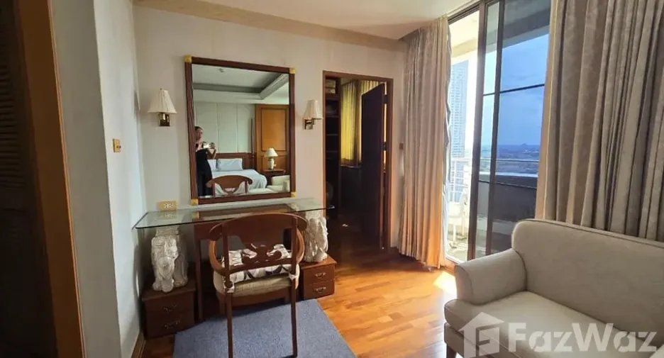 For sale 2 bedrooms condo in Watthana, Bangkok