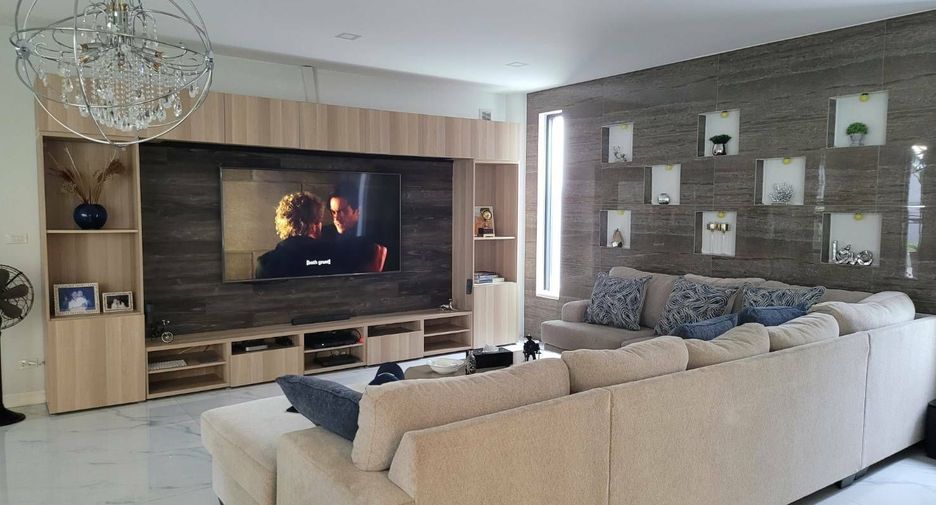 For sale 5 ベッドルーム villa in Bang Lamung, Chonburi