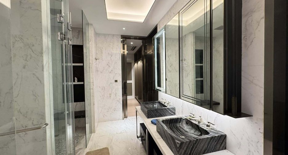 For sale 2 bedrooms condo in Khlong San, Bangkok