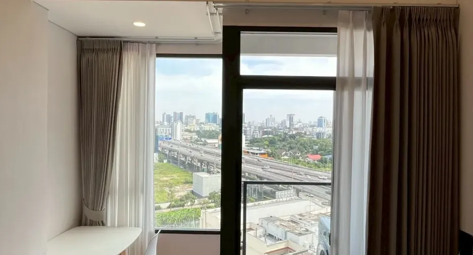 出租 和 出售 1 卧室 公寓 在 Huai Khwang, 曼谷