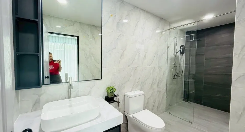 Villa en venta y en alquiler de 5 habitaciones en Bang Lamung, Chonburi