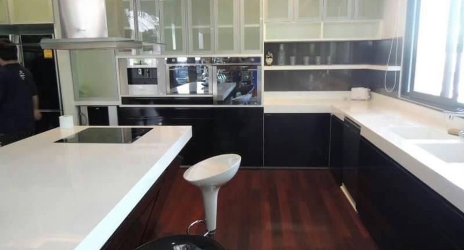 For sale 4 bedrooms villa in Watthana, Bangkok