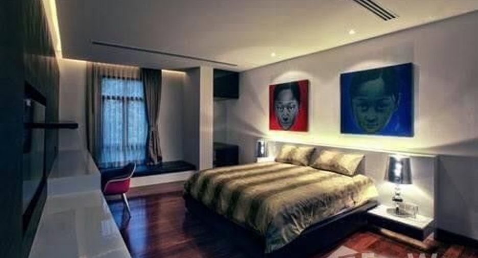 For sale 4 bedrooms villa in Watthana, Bangkok