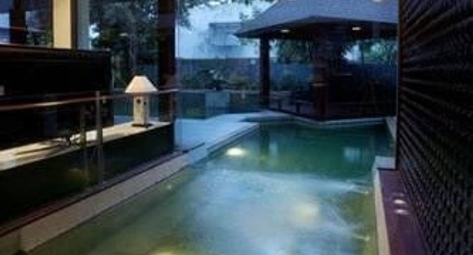 For sale 4 bedrooms villa in Watthana, Bangkok