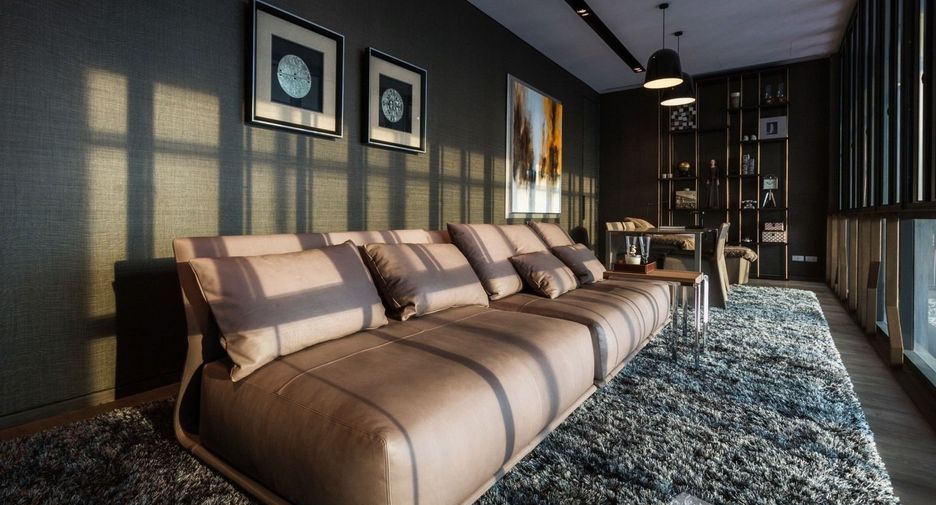 For sale 3 bedrooms condo in Khlong Toei, Bangkok