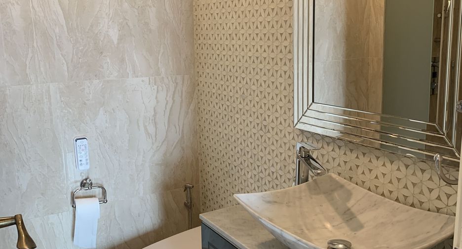 For sale and for rent 2 bedrooms condo in Yan Nawa, Bangkok