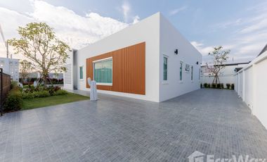 For sale 3 bedrooms villa in Pran Buri, Prachuap Khiri Khan