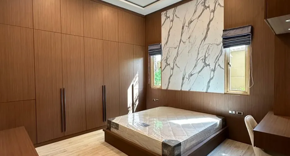 For sale 4 bedrooms house in Bang Lamung, Chonburi