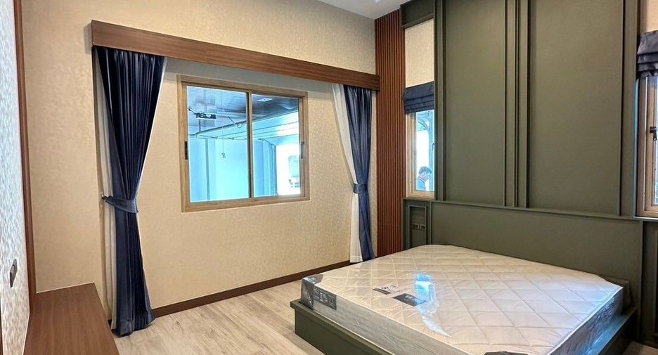 For sale 4 bedrooms house in Bang Lamung, Chonburi