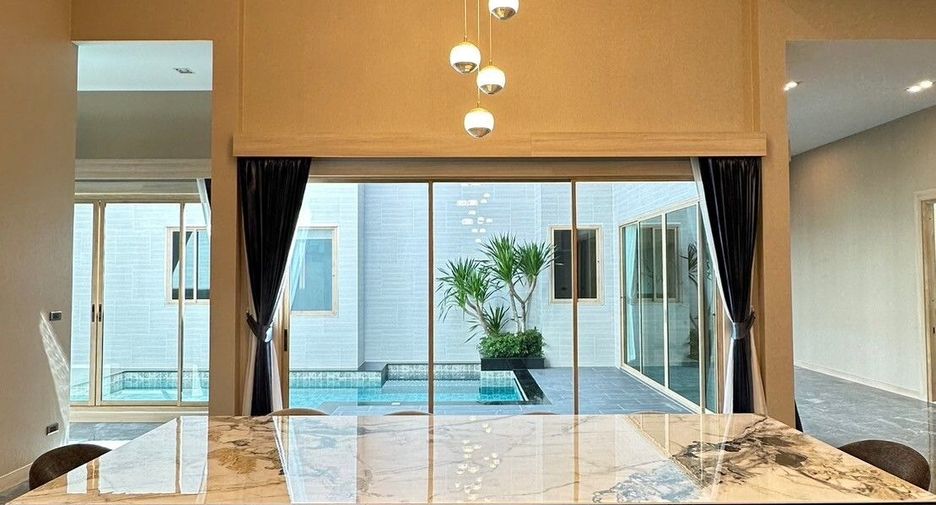 For sale 4 bedrooms house in Bang Lamung, Chonburi