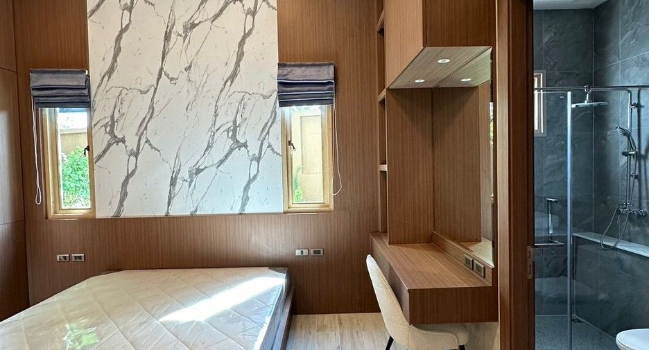 For sale 4 bedrooms house in Bang Lamung, Chonburi