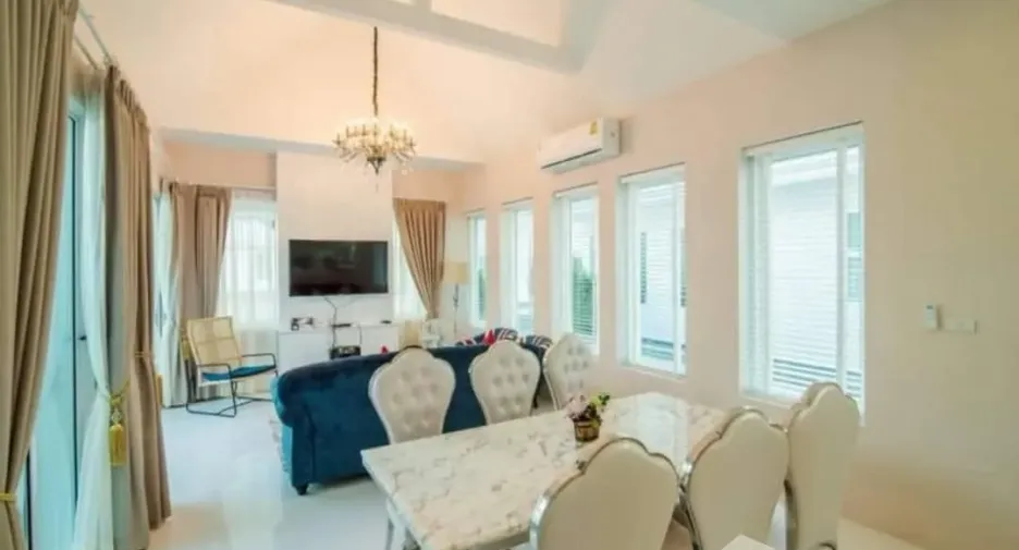 For sale 4 bedrooms house in Hua Hin, Prachuap Khiri Khan
