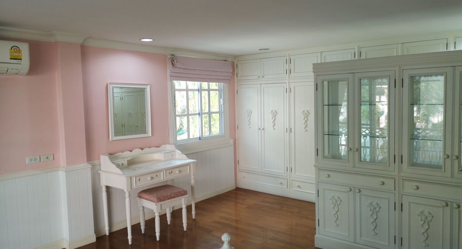 For sale 5 ベッドルーム villa in Mueang Samut Prakan, Samut Prakan