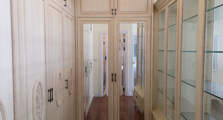 For sale 5 ベッドルーム villa in Mueang Samut Prakan, Samut Prakan