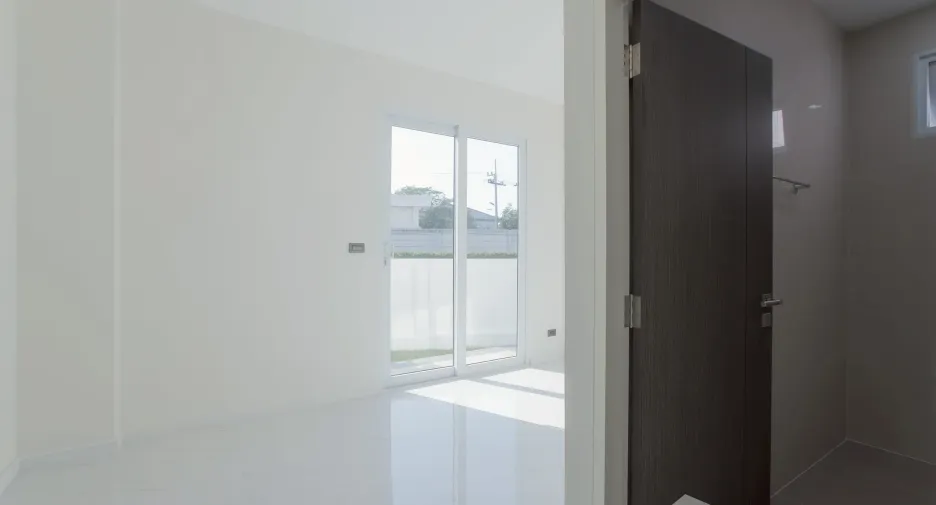 For sale 4 bedrooms house in Mueang Samut Sakhon, Samut Sakhon