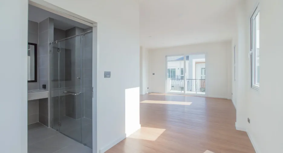 For sale 4 bedrooms house in Mueang Samut Sakhon, Samut Sakhon