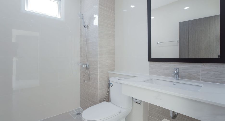 For sale 4 bedrooms house in Mueang Samut Sakhon, Samut Sakhon
